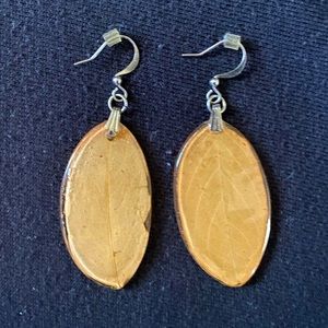 ✨2/$15 on select jewelry! Handmade resin and leaf earrings